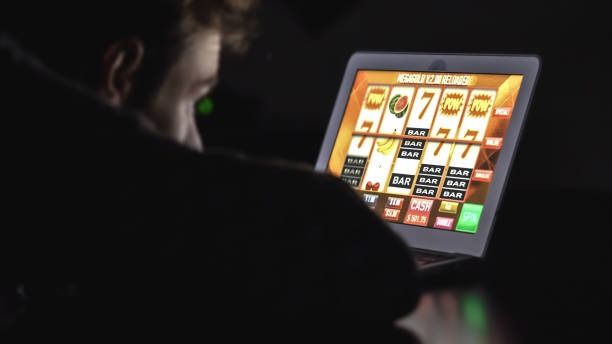 superwin777 live-dealer studio with multi-camera setup